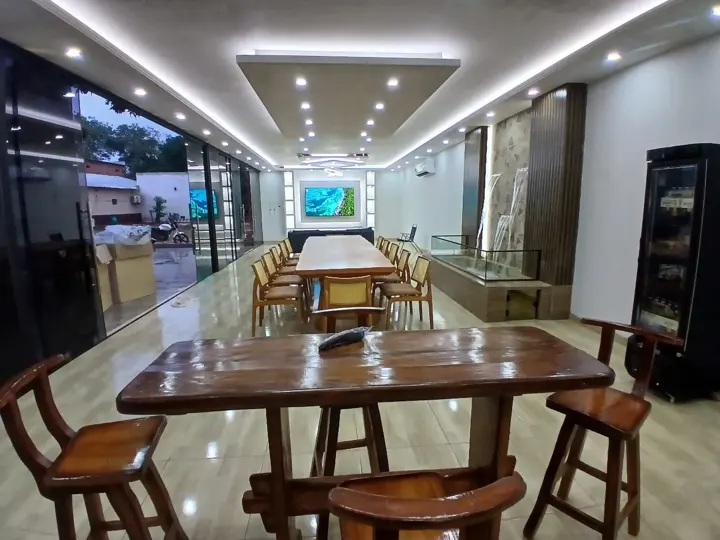 Salón comedor terminado con iluminación LED